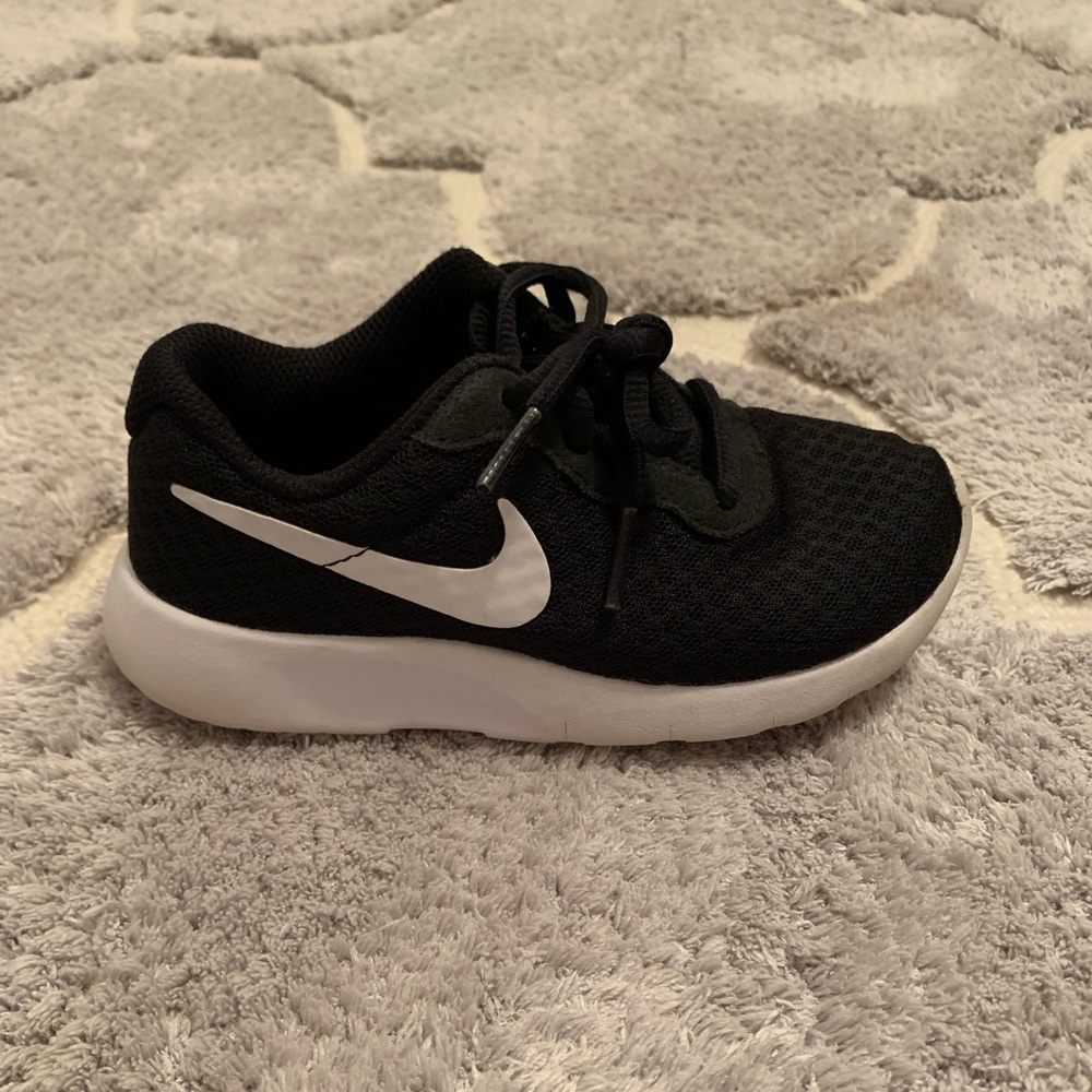 Boy Nike shoes 11c